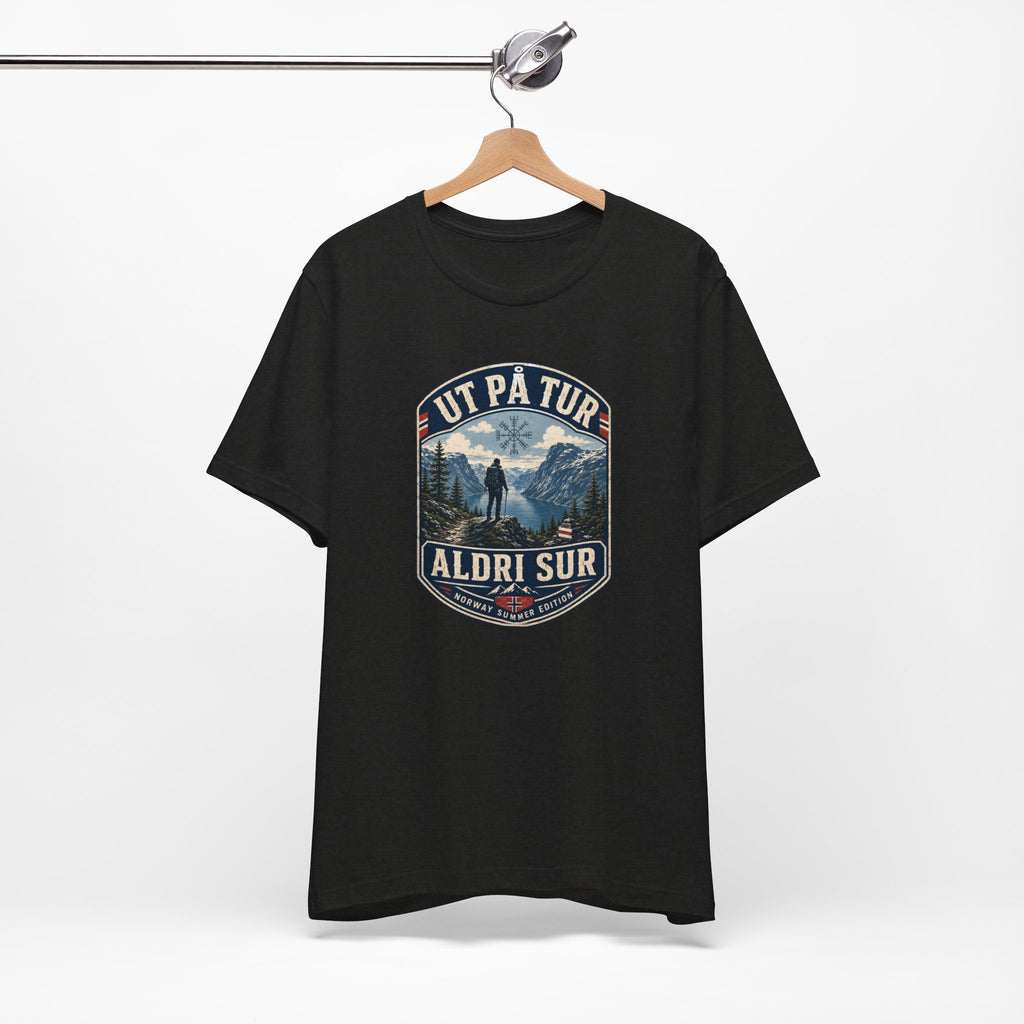 Ut på tur, aldri sur — Norwegian Outdoor T-Shirt