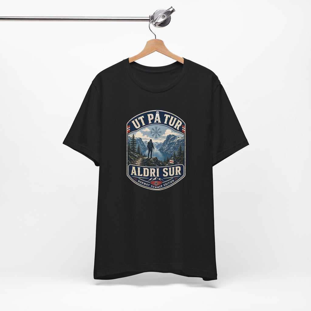 Ut på tur, aldri sur — Norwegian Outdoor T-Shirt