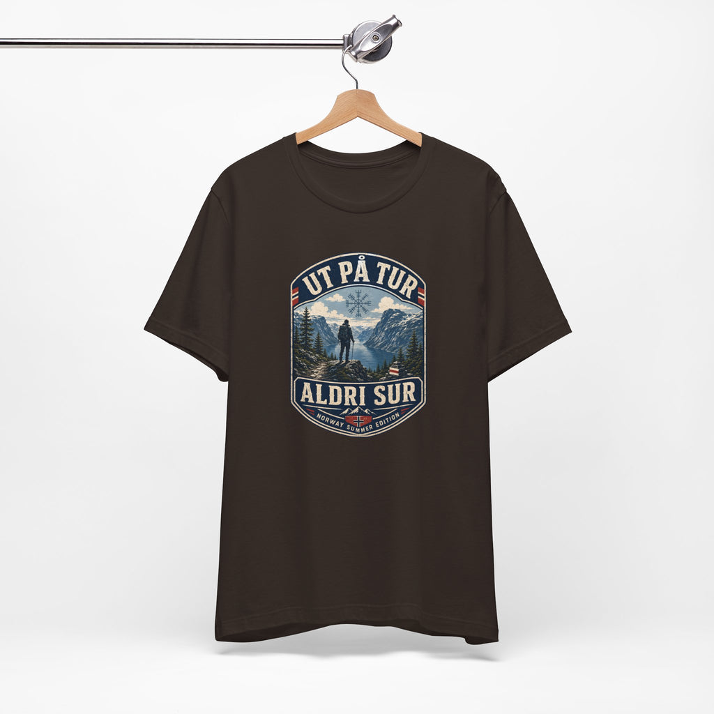 Ut på tur, aldri sur — Norwegian Outdoor T-Shirt